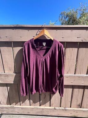 💕LIKE NEW💕a new day Burgundy V-Neck Lightweight Sweater Pullover